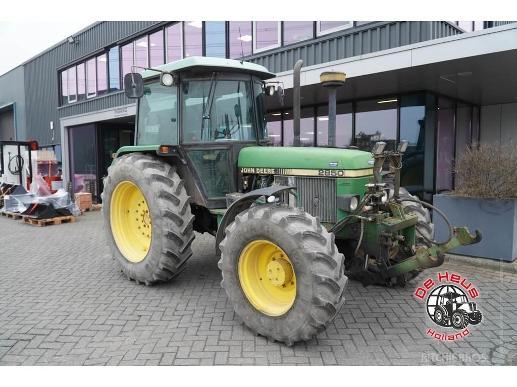 John Deere 2850 Tractors