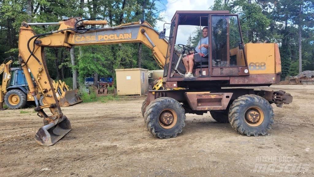 CASE 688 Wheeled excavators