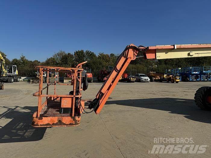 JLG 800AJ Articulated boom lifts