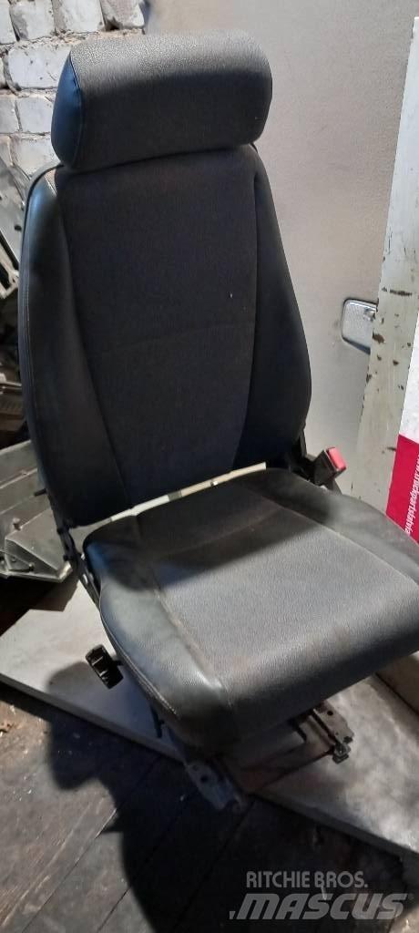 Scania 124.      2401822 Cabins and interior
