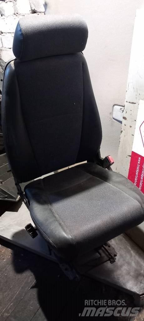 Scania 124.      2401822 Cabins and interior