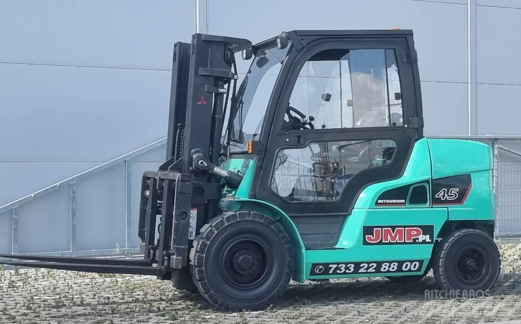 Mitsubishi FD45NT Diesel trucks