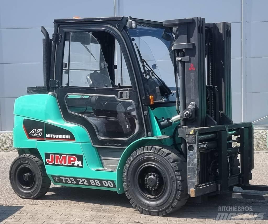 Mitsubishi FD45NT Diesel trucks