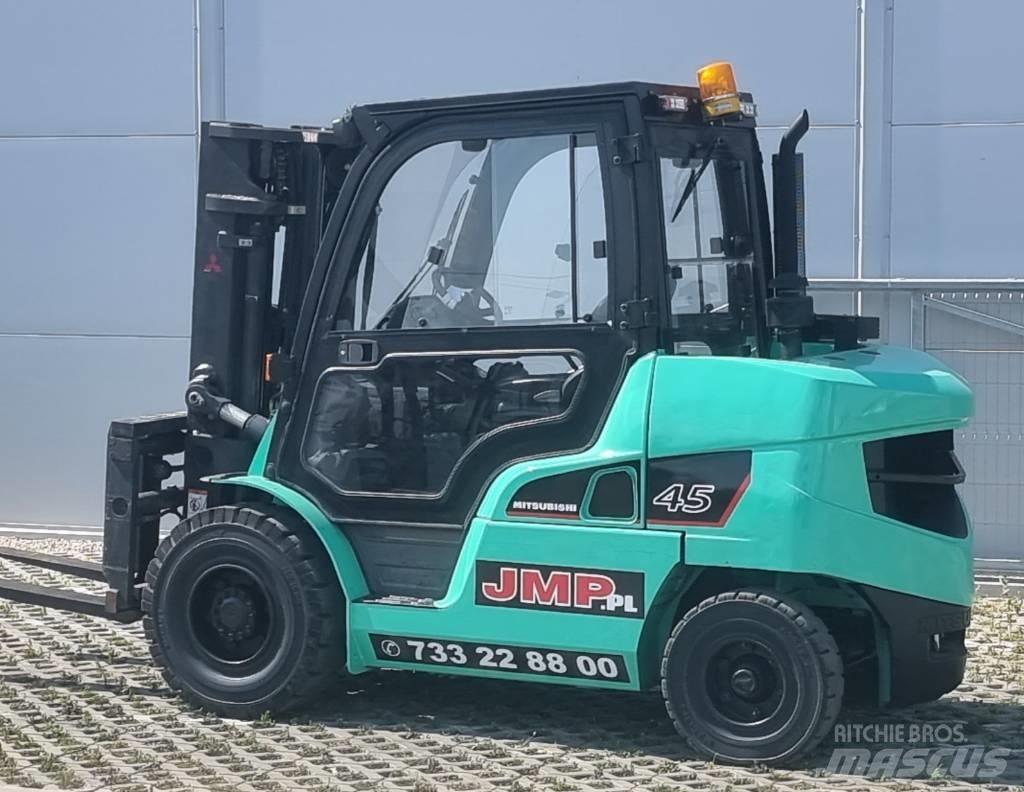 Mitsubishi FD45NT Diesel trucks