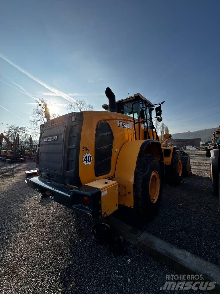 Hyundai HL 960 Wheel loaders