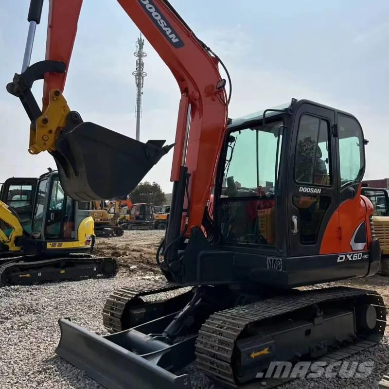Hitachi 60 Crawler excavators