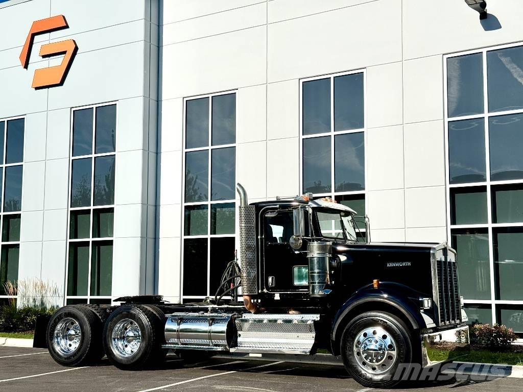 Kenworth W 900 Prime Movers
