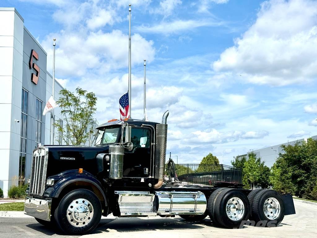 Kenworth W 900 Prime Movers