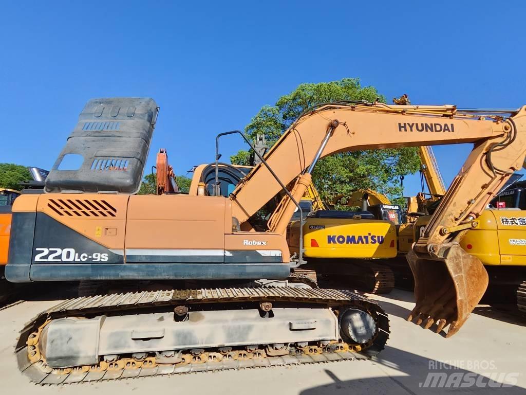 Hyundai Robex 220 LC Crawler excavators