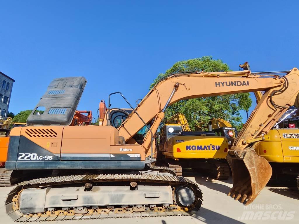Hyundai Robex 220 LC Crawler excavators