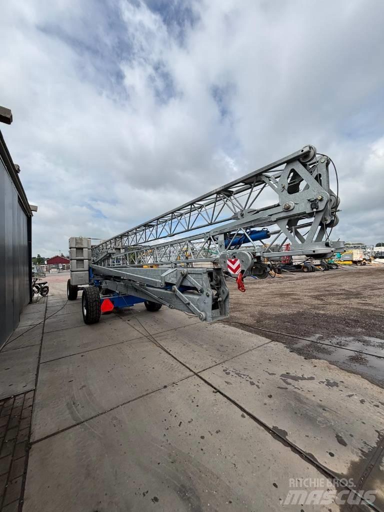 Vicario OMV331 Self-erecting cranes