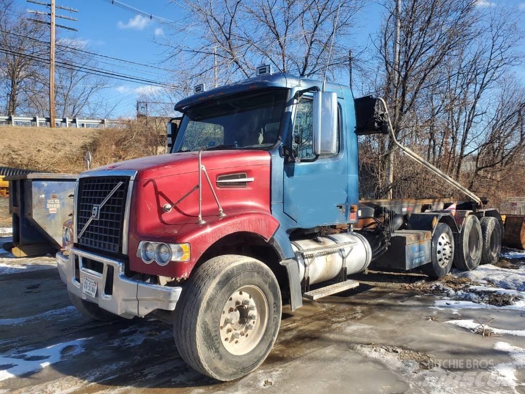 Volvo VHD84F Demountable trucks