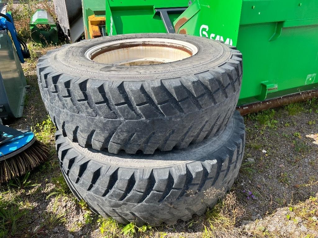 Nokian 16.9 R28 Tyres, wheels and rims