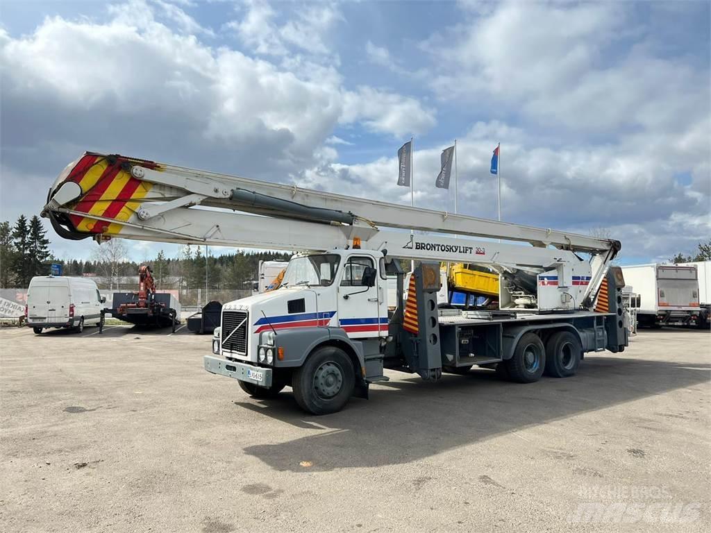 Volvo N12-1-V-6X2 Truck mounted cranes