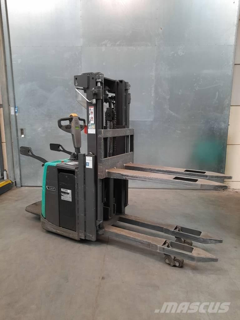 Mitsubishi SBV16P Self propelled stackers