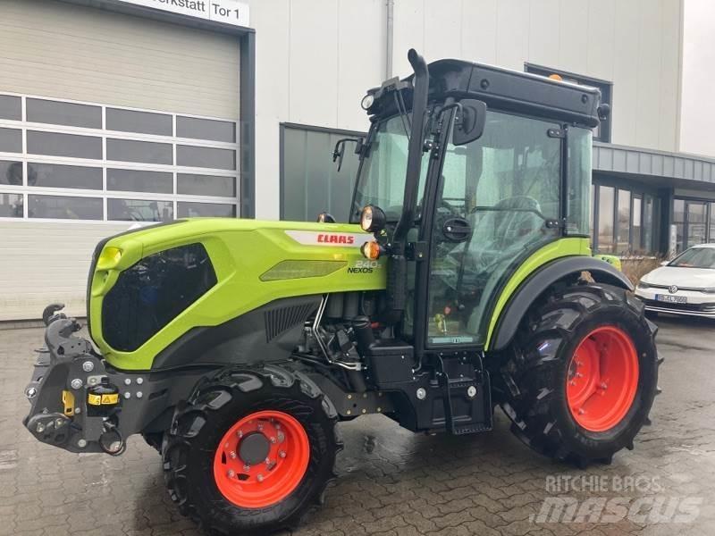 CLAAS NEXOS 240 S Tractors