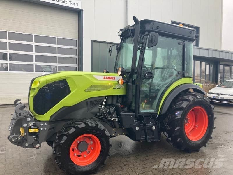 CLAAS NEXOS 240 S Tractors