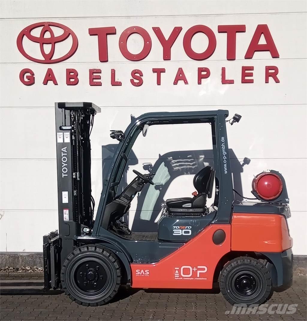 Toyota 02-8FGF30 LPG trucks