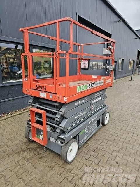 SkyJack SJIII 4632, Scissor lifts