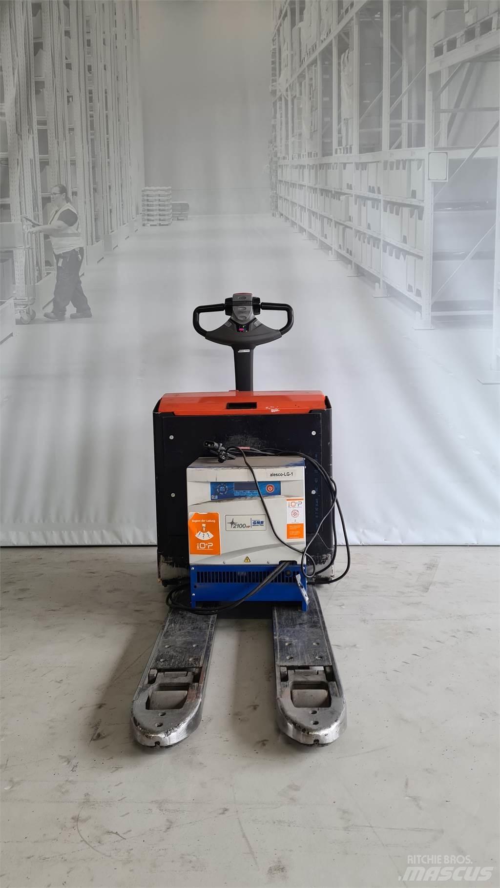 Toyota LWE 200 Low lifter