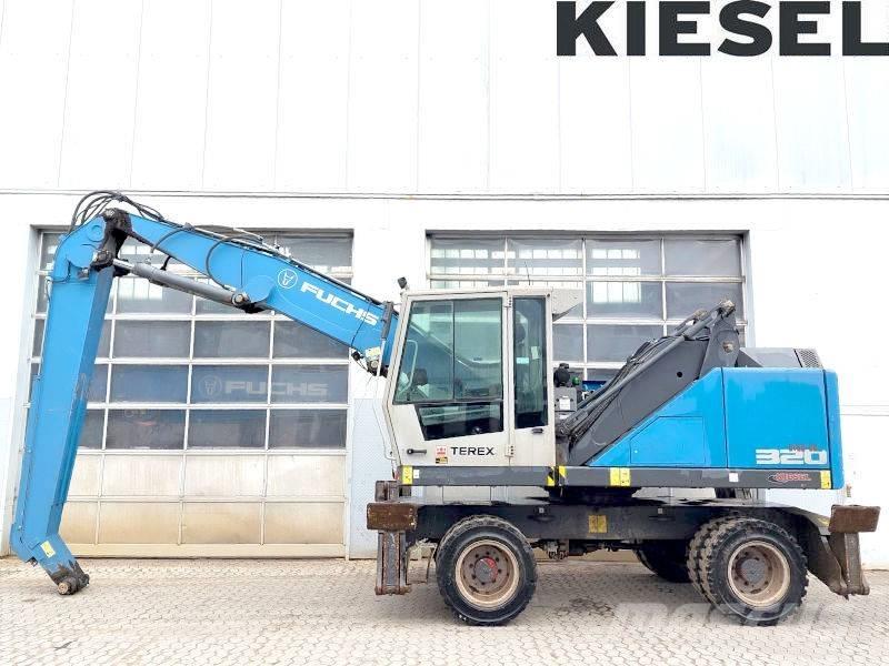 Fuchs MHL 320 F Waste / industry handlers