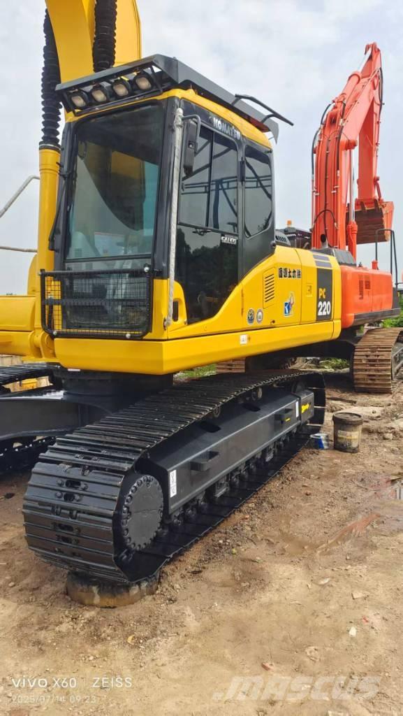 Komatsu PC 220-7 Crawler excavators