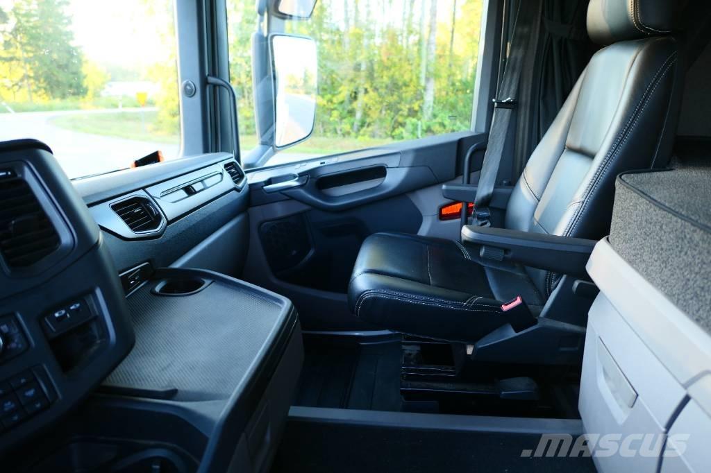 Scania R590B6x2nb Hook lift trucks