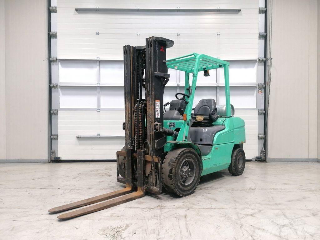 Mitsubishi FG35NT LPG trucks