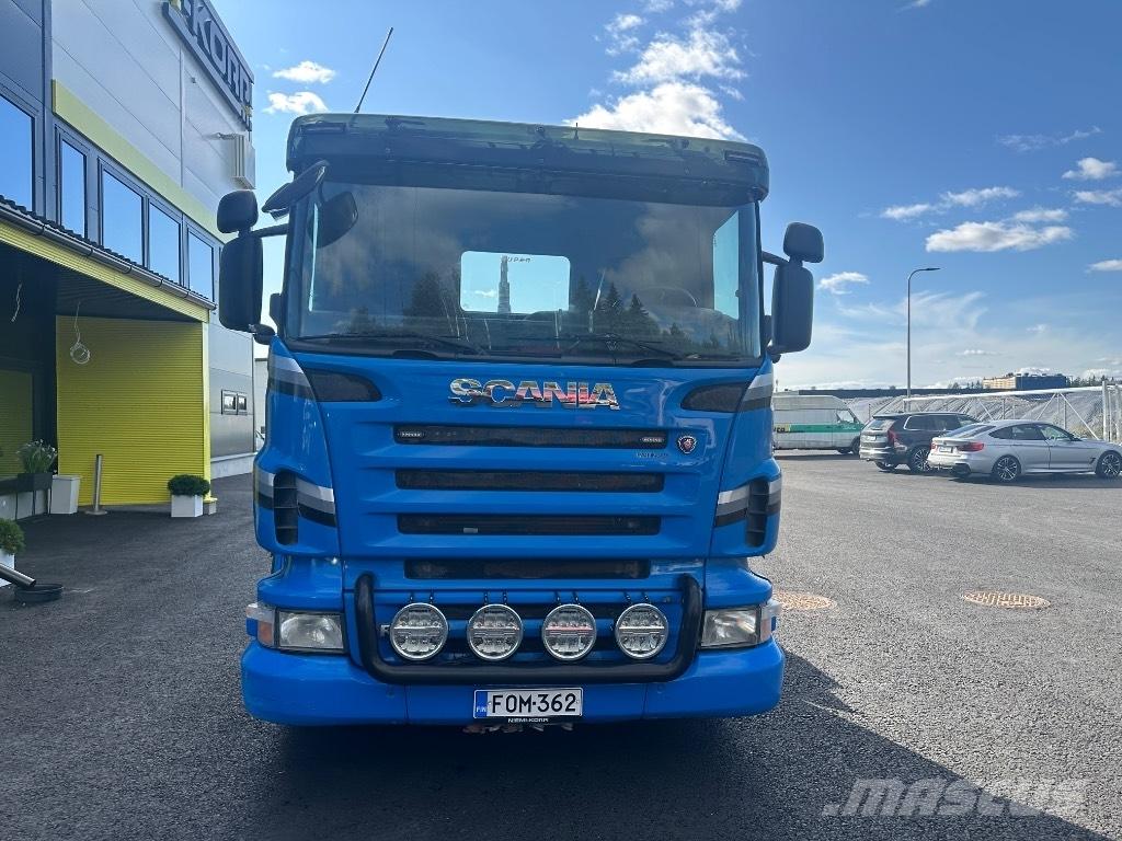 Scania R420 8X4/4 Hook lift trucks