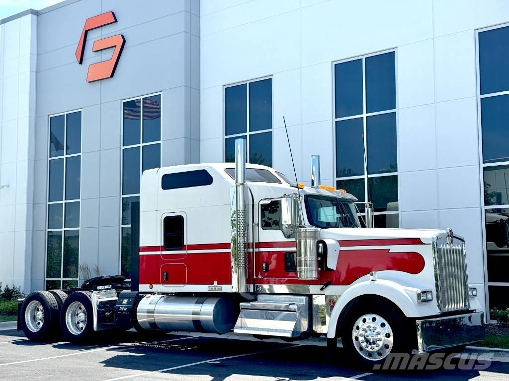 Kenworth W 900 Prime Movers