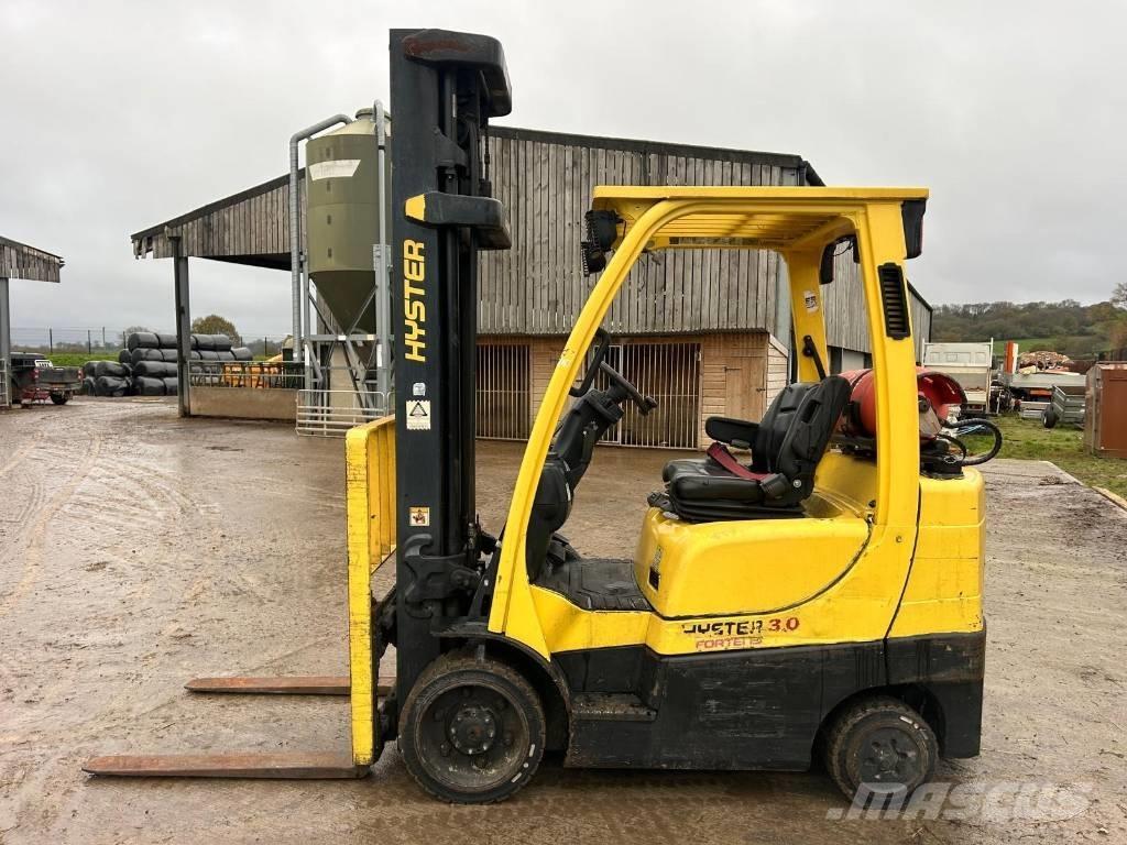 Hyster S 30 FT LPG trucks