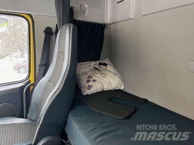 Volvo FM 13 8*4 Truck mounted cranes