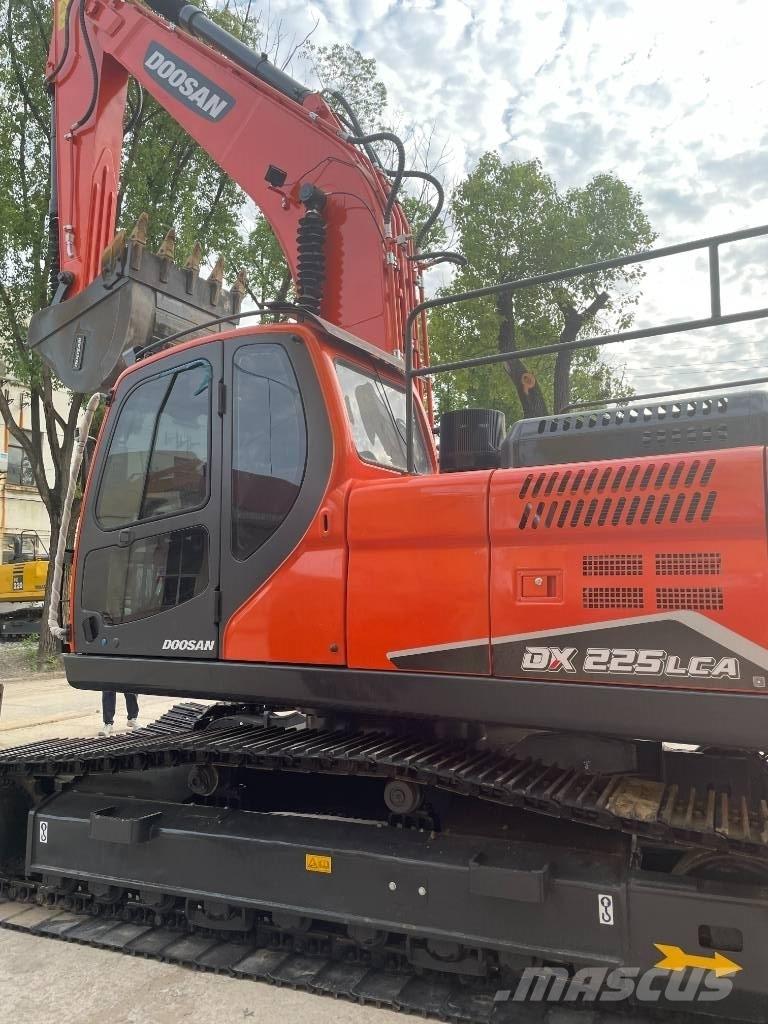 Doosan DX 225 Mini excavators  7t - 12t