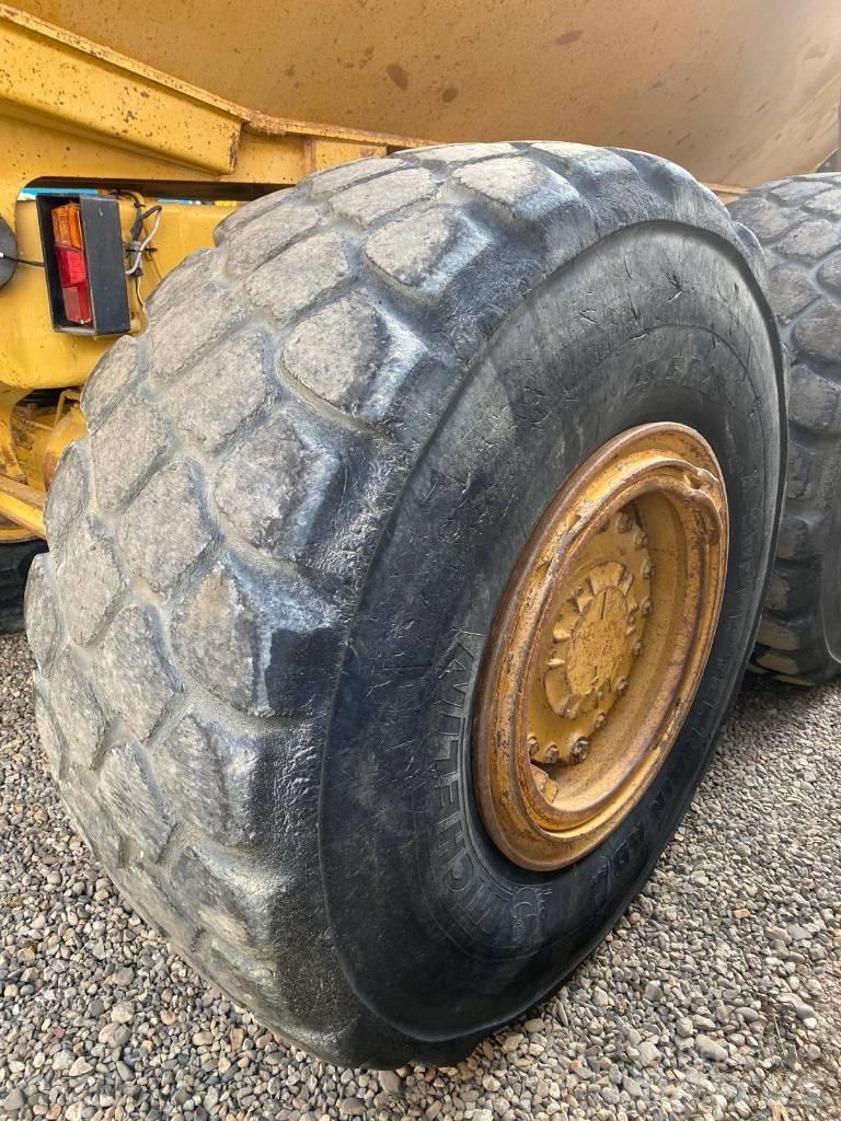 CAT 725 Articulated Haulers