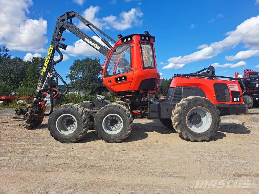 Komatsu 911 Harvesters