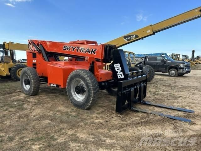 SkyTrak 8042 Telescopic handlers