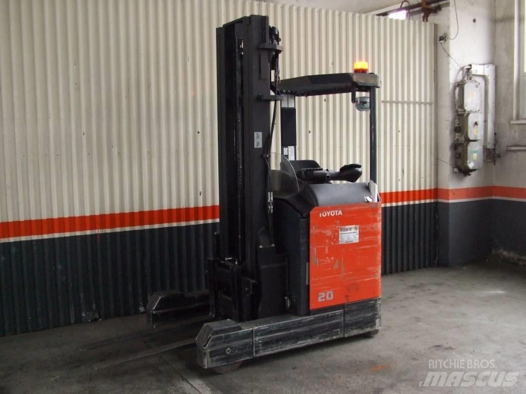 Toyota 7FBRE20 Reach truck