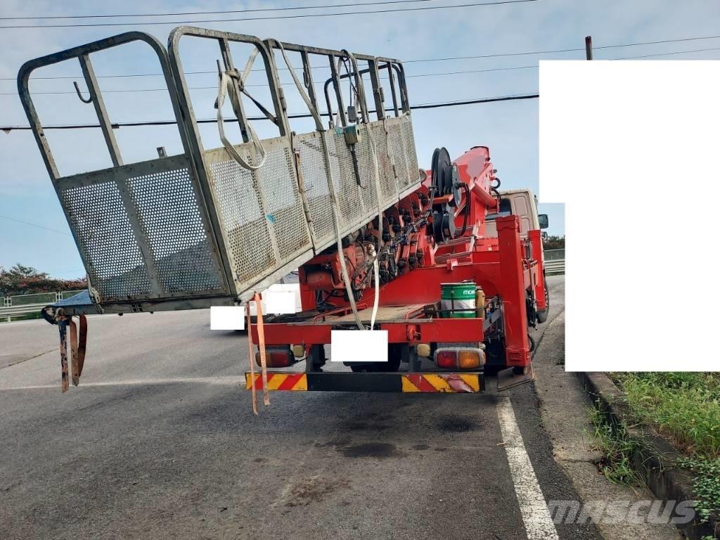 Horyong SKY450 Truck mounted platforms