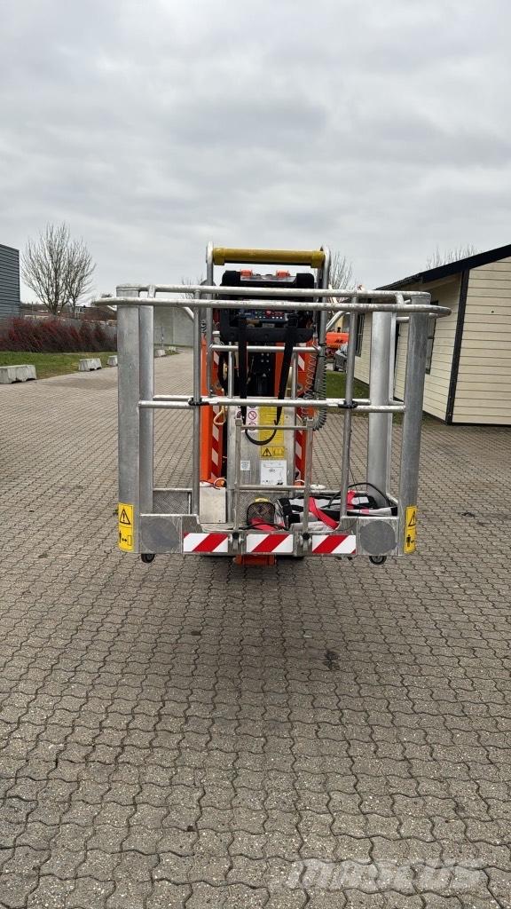 JLG X 20 J Plus Articulated boom lifts