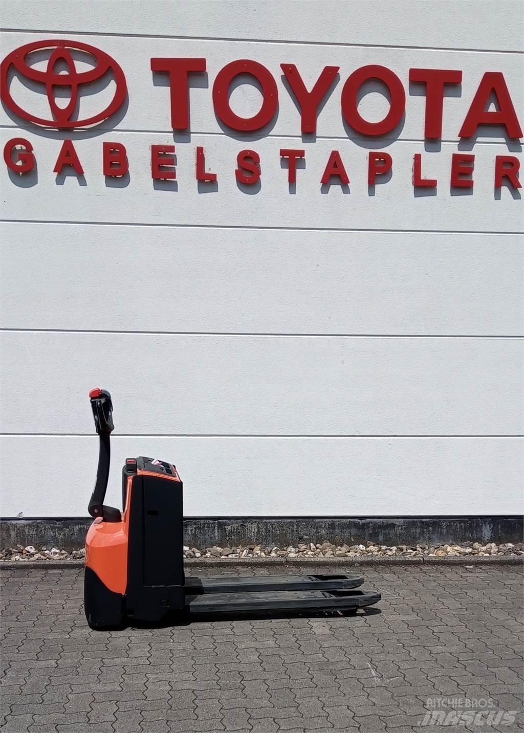 Toyota LWE 160 Low lifter