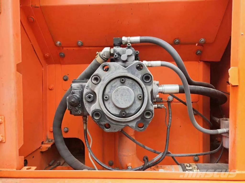 Doosan DX 300 LC Crawler excavators