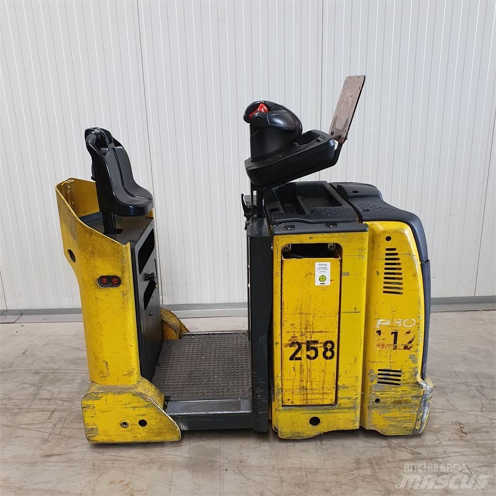Linde P30C Tow truck