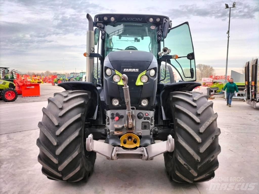 CLAAS Axion 810 Tractors
