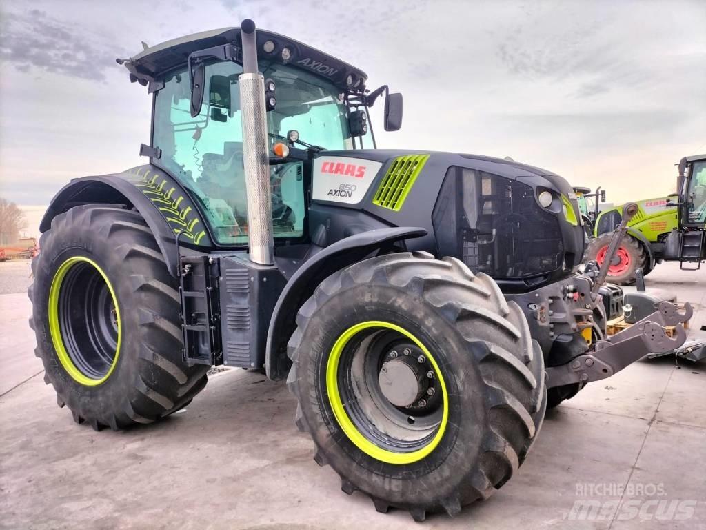 CLAAS Axion 810 Tractors