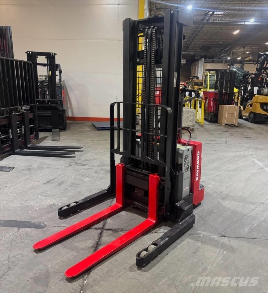 Raymond RSS40 Self propelled stackers