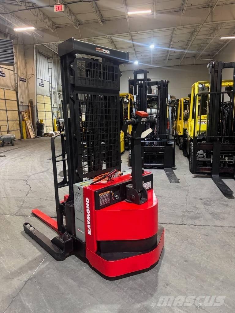 Raymond RSS40 Self propelled stackers