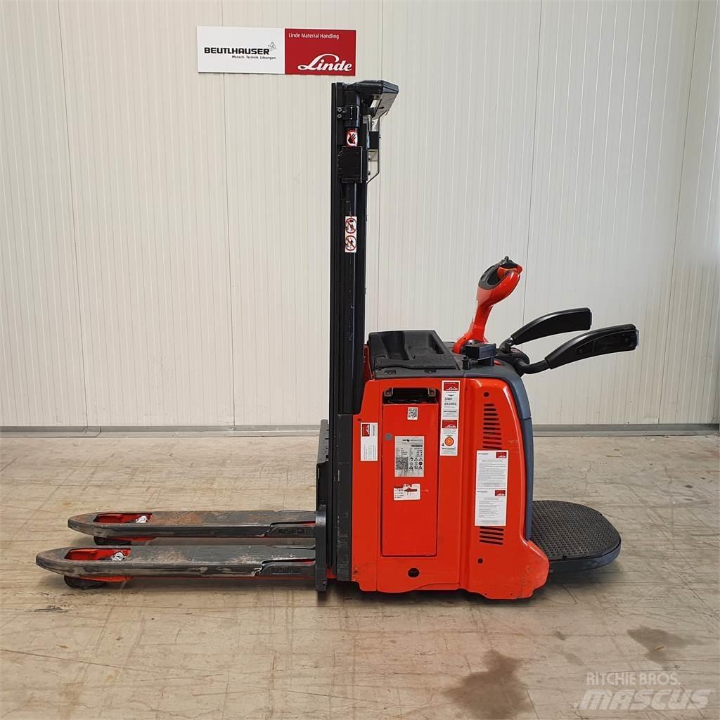 Linde D12AP Pedestrian stacker