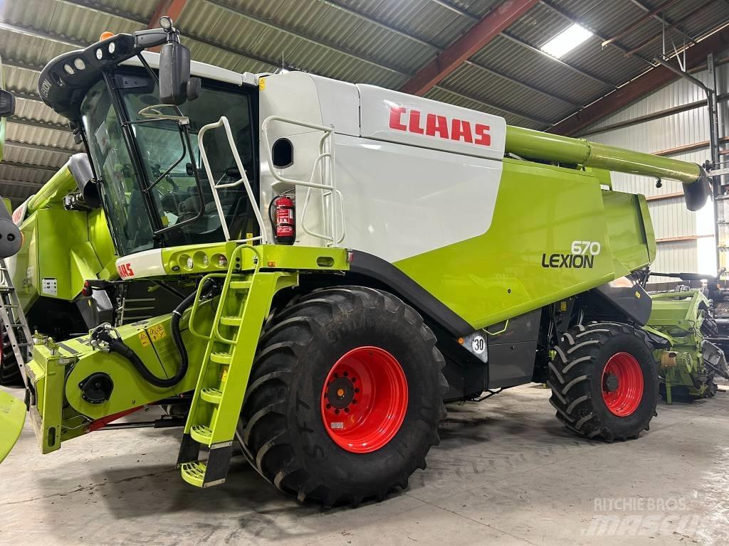 CLAAS Lexion 670 4x4 Combine harvesters