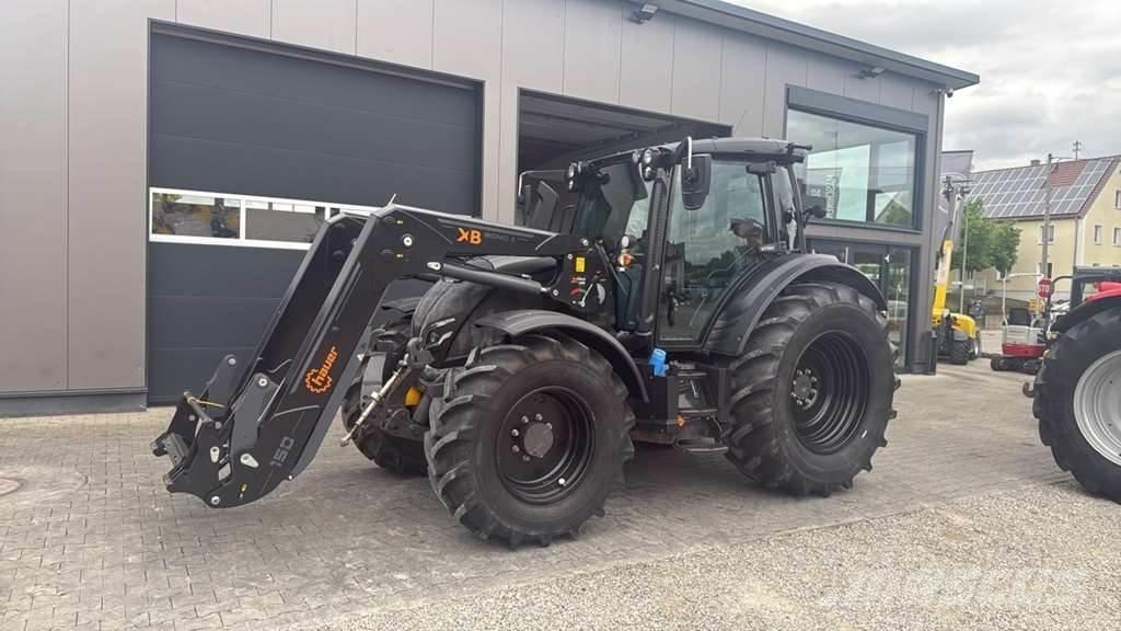 Valtra N175 Tractors