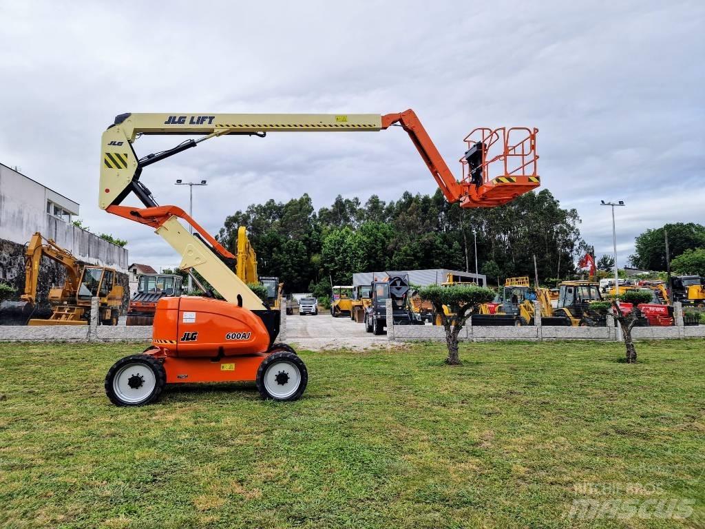 JLG 600 AJ Articulated boom lifts